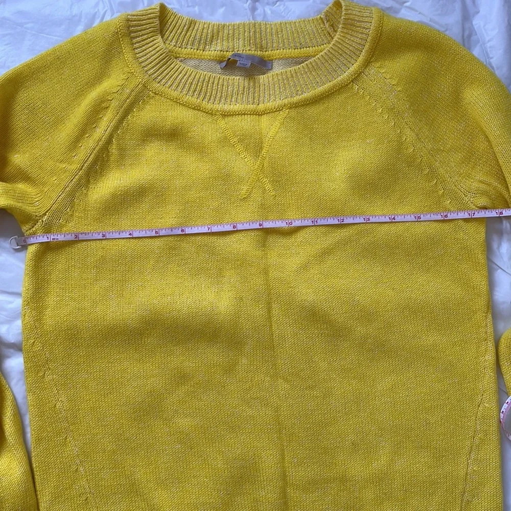 GAP sweater color